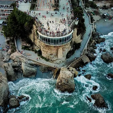Panama 1 *