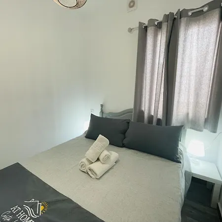 Panama 1 *